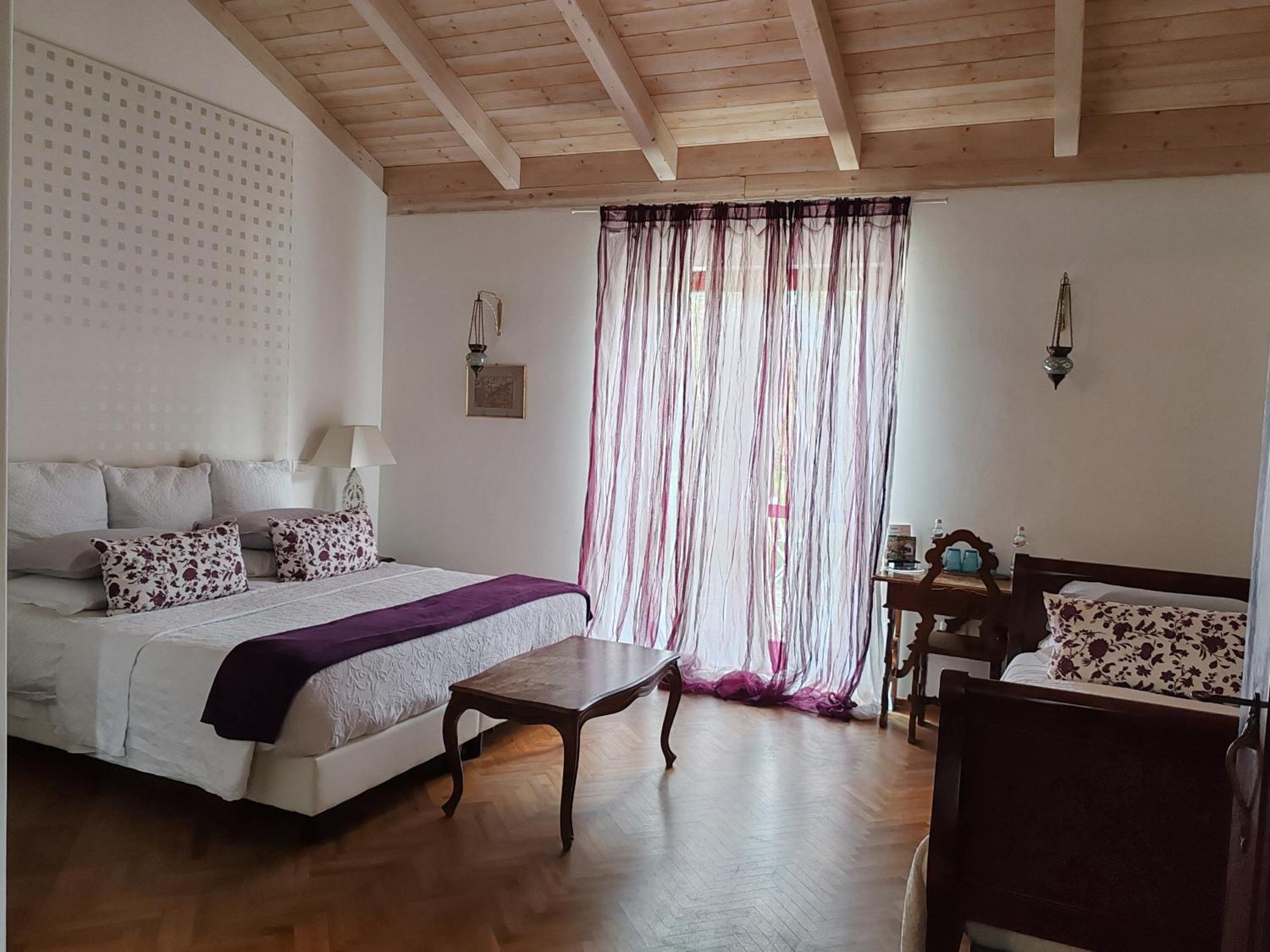 Taverna Centomani Potenza Luaran gambar